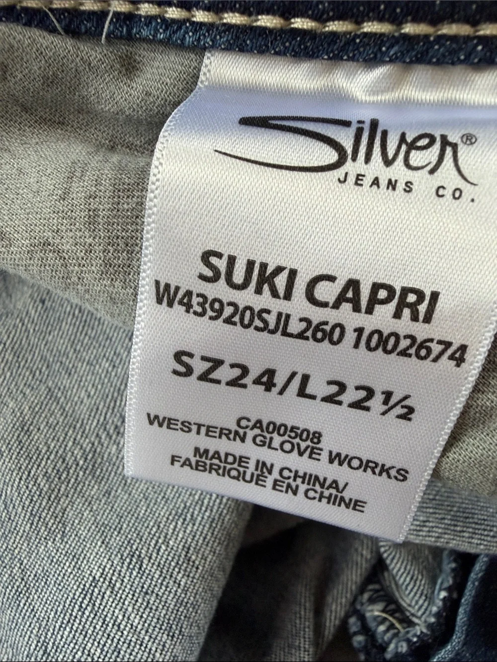 Silver Jeans Women’s Suki Size 24 Capri Jeans in Light Blue Wash